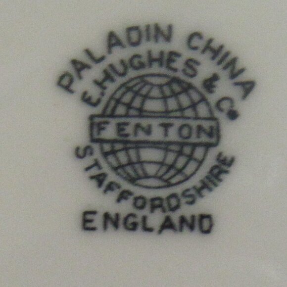 Paladin Tea Cup and Saucer, Hand Painted, Art Deco, Gold Gilt, Bone China D111 - Picture 8 of 8